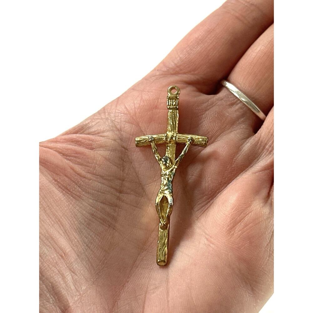 Vintage Crucifix Pendant 2” Gold Tone Cross Jesus Corpus Religious Charm - Picture 6 of 6